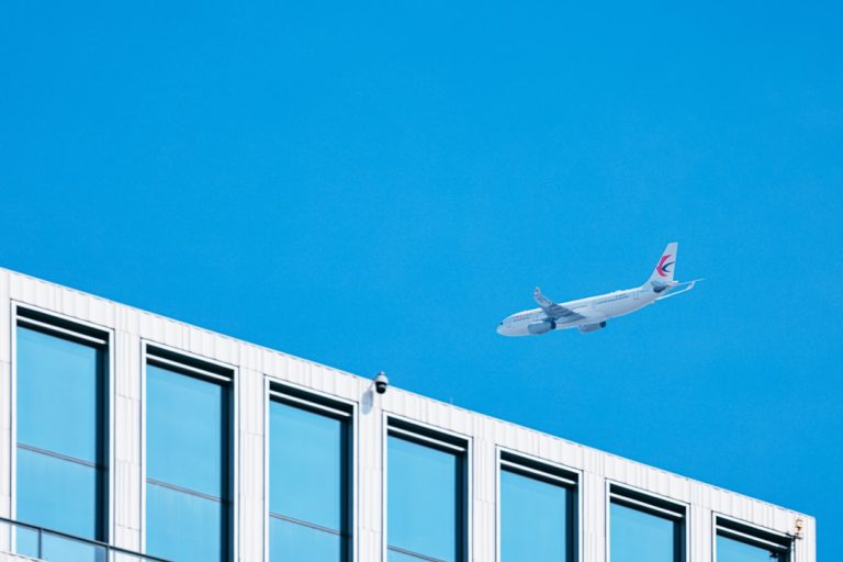 The Art of Balancing Luxury and Budget in Corporate Travel Management